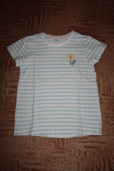 Dívčí tričko s kytičkou c&a vel. 140, c&a,140