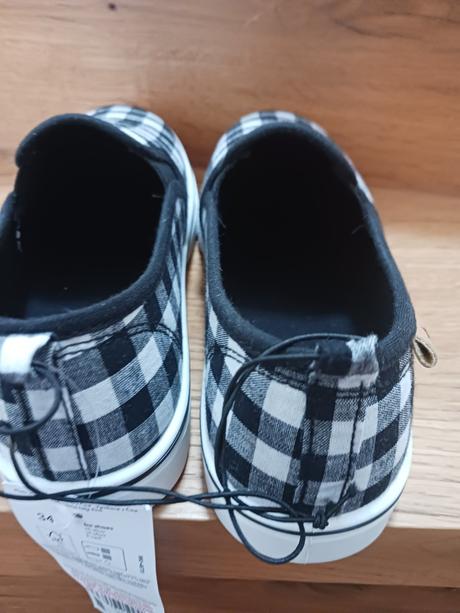 Nové přezůvky č.34, 34