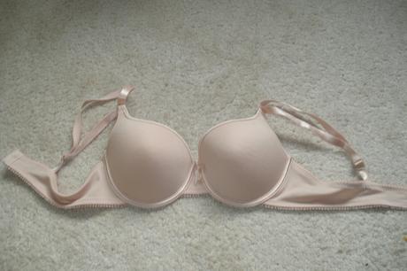 Podprsenka s tvarovanými košíčky, 80a