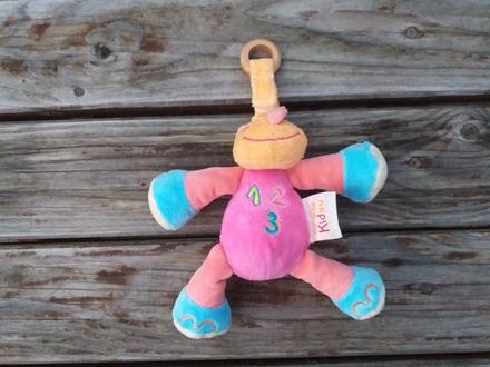 Plyšák na kočárek - žirafka,