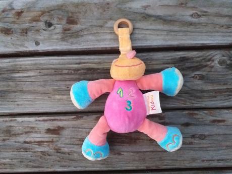 Plyšák na kočárek - žirafka,