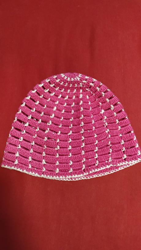 Háčkovaná čepička, 128