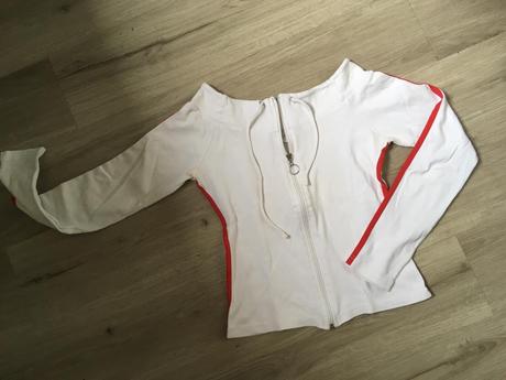 Bílá mikina lodičkový výstřih amisu xs, amisu,xs