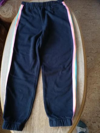 Tepláky dívčí m&s, vel. 10 -11 let., 146