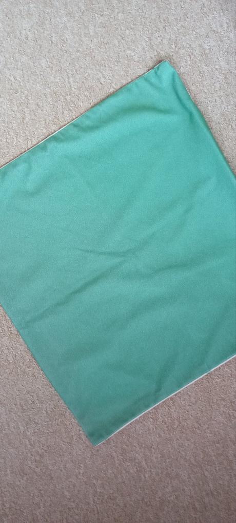 Povlak na polštářek "květy - zadní část zelená", 