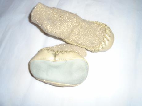 Capáčky 12,5 cm zlaté kožená podrážka natahovací, 18