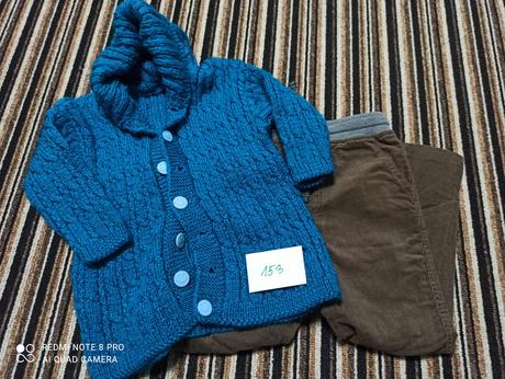 Manžestráky a svetr s kapucí, 104–116