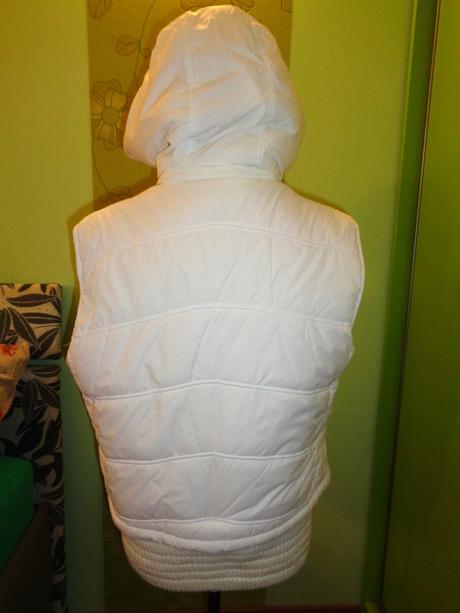 Bílá teplá zimní vesta l/xl, l