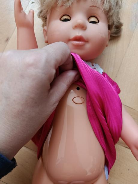 Panenka - zpívá, chodí, 