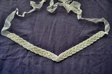 Dlouhý ozdobný pásek, 