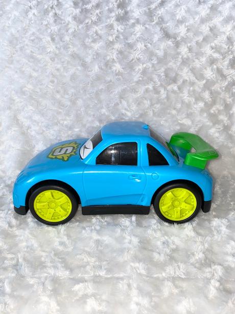 Plastové auto dockie toys, 