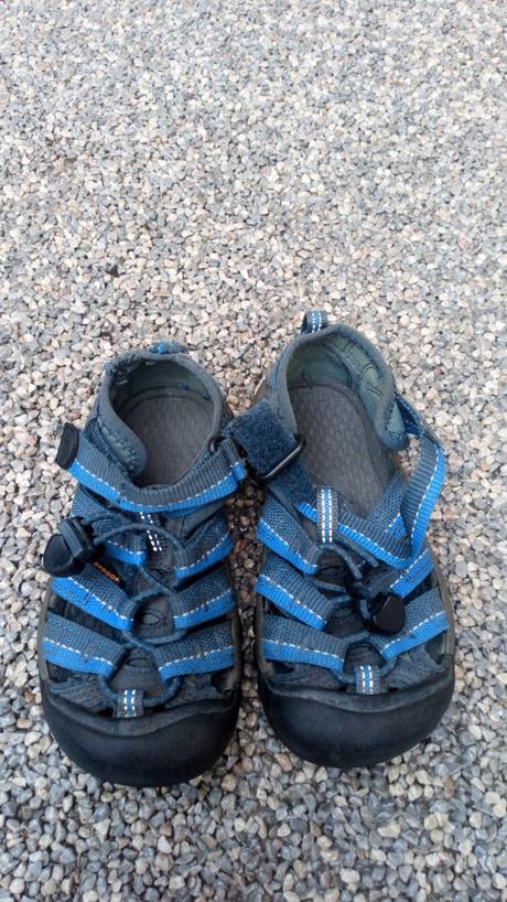 Sandále, keen,28