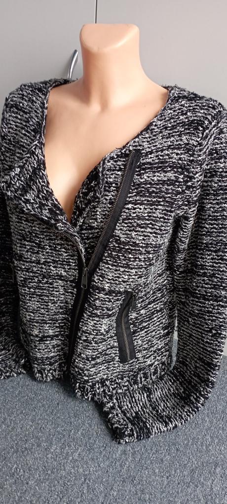 Svetr se zipy zn."1982" vel."l", l