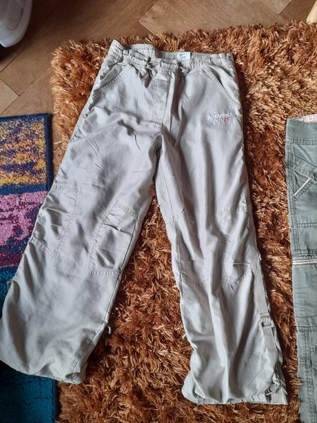 Sportovní teplejší pláťáky kalhoty na holku, 134