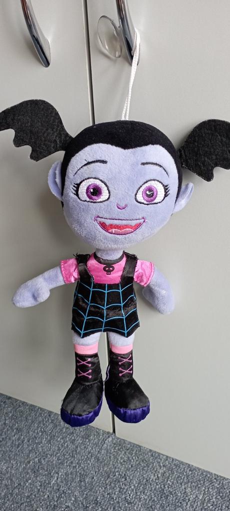 Plyšová "vampírka",