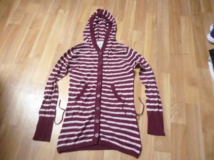 Pruhatý delší svetr 10-11, 140