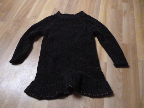 Delší svetr vel. 2-4, 98