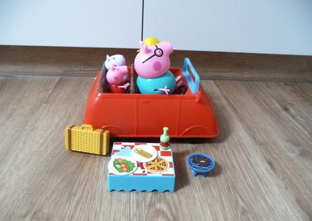 Hrací set prasátko peppa červené auto se zvuky,