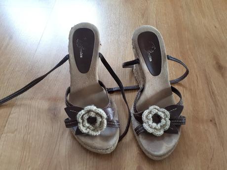 Pěkné letní boty na platformě, baťa,37