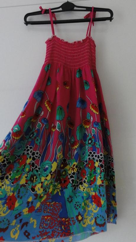 Letní šaty na ramínka, 134