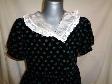 Černé sametová slavnostní šaty s růžičkami, adams,128