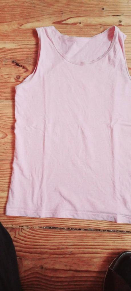 Světle růžový nátělník 122, 122