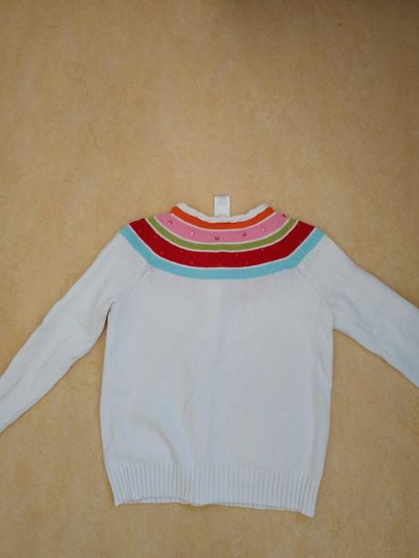 Kvalitní svetřík vel.122, 122