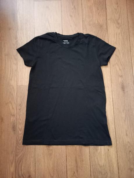 Delší černé tričko, kik,158