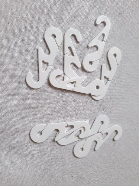 Fixační spony na respirátor, 