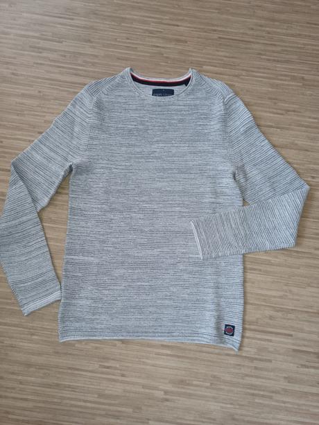 Nový svetr.vel.s cca 170/176, c&a,170
