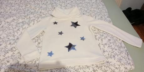 Velmi pěkná bílá teplejší heboučká flaušová mikina, yigga,146