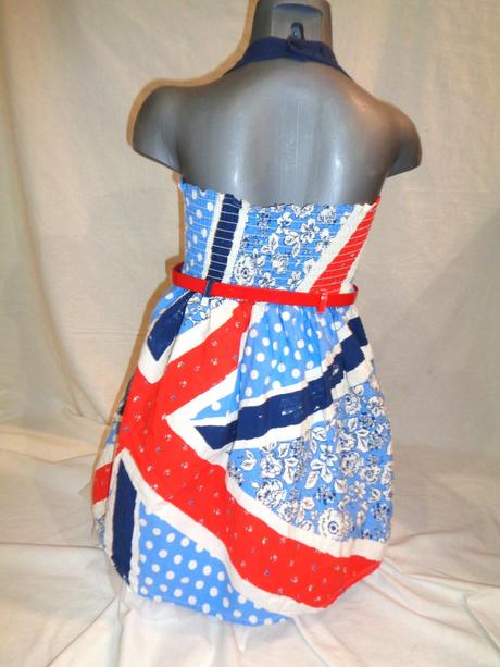 Pěkné šaty s britskými motivy, next,104