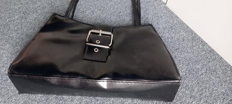 Kabelka přez rameno,