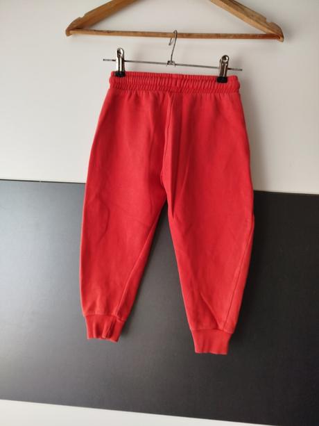 Tepláky zn. marvel vel.104, marvel,104