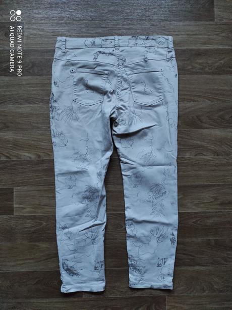 Džíny ke kotníkům, m