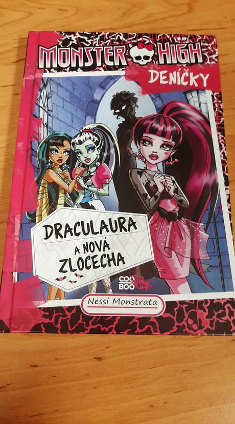 Monster high deníčky , draculaura a nová zlocecha, 