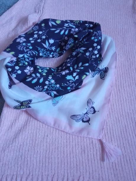 Žinylkový svetr s šátkem, bonprix,158