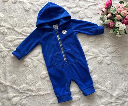 Krásný semiš.overal značkový - v.3/6 měs., converse,68