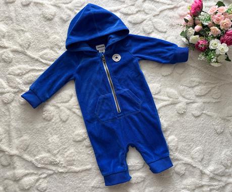 Krásný semiš.overal značkový - v.3/6 měs., converse,68