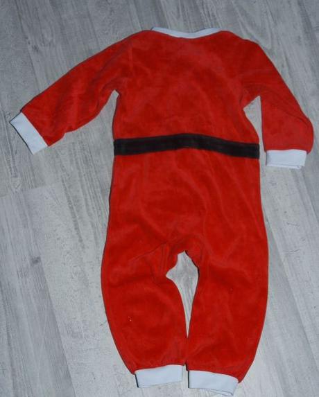 Sametový vánoční overal, 80