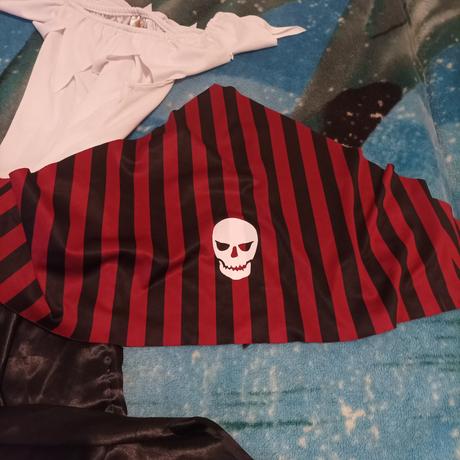 Karnevalový kostým pirátka,