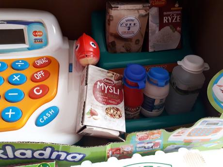 Dětská pokladna rappa a české peníze, 