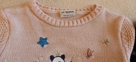 Čtyři zimní svetříky, sváteční a tričko, 122/140, 134