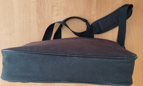 Batohy na záda i přes rameno, 150 kč za kus, loap