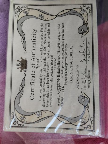 Porcelánové miminko oncrown, 