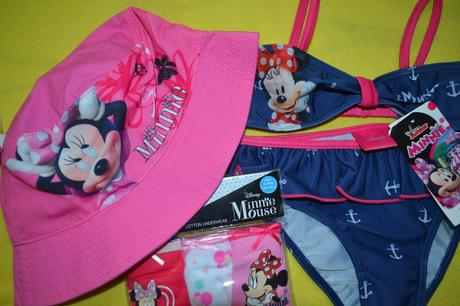 Set v.110,plavky,klobouk,3xkalhotky, disney,110