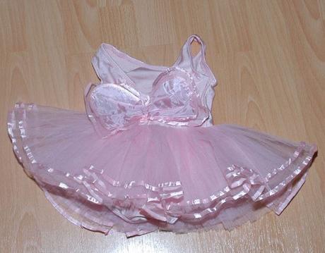 Růžový dres s tylovou sukýnkou pro malou vílu,