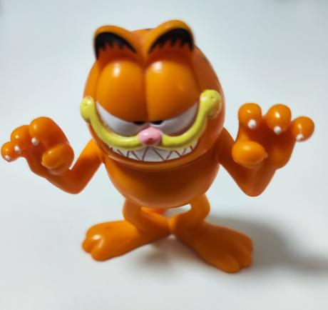 Dvě figurky garfielda, 