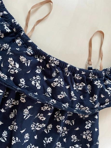 Květinkový top s volánem na ramena, vel 152-158,, 158