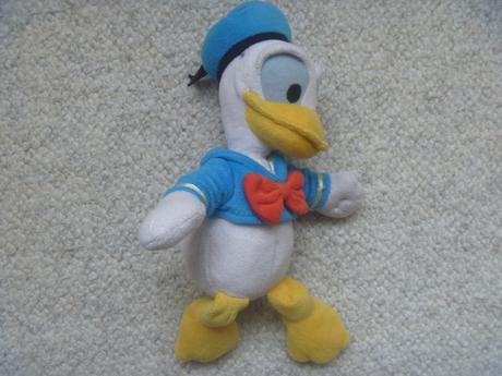 Plyšová postavička kačer donald,